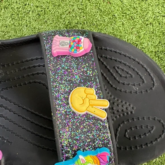 CROCS Black Glitter Sandals with Colorful Charms - Picture 6 of 8